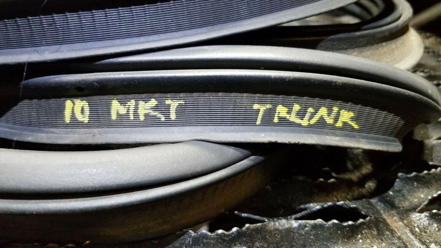 10 11 12 Lincoln MKT Trunk Lid Tailgate Liftgate Weatherstrip Seal OEM