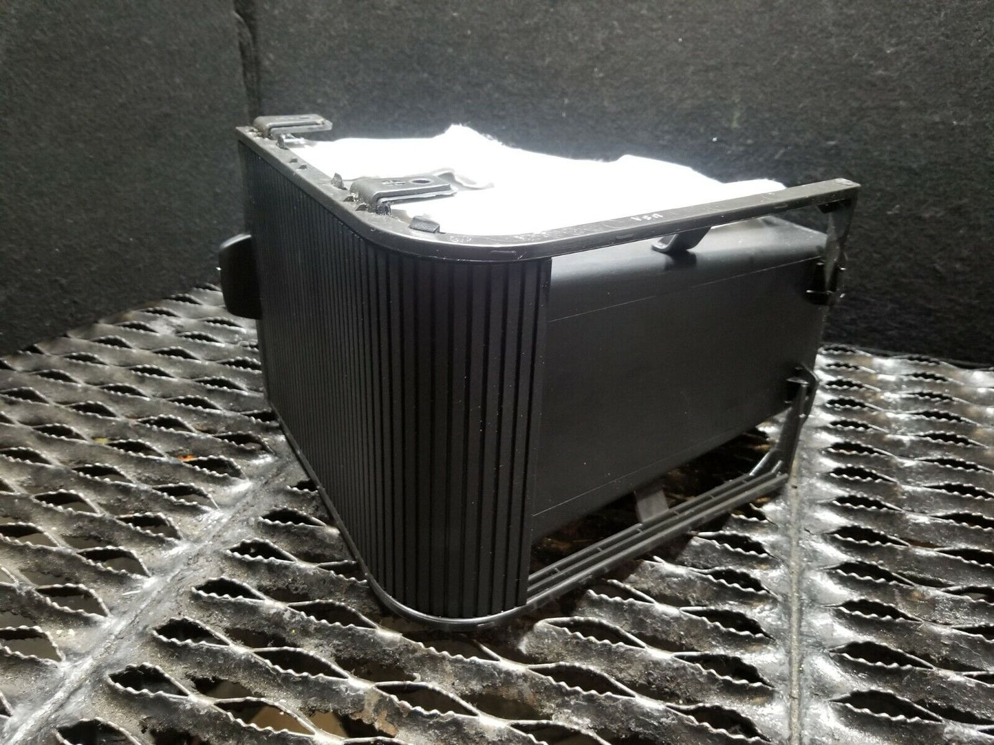 13 14 15 GMC Acadia Center Console Storage Compartment Box Assembly OEM