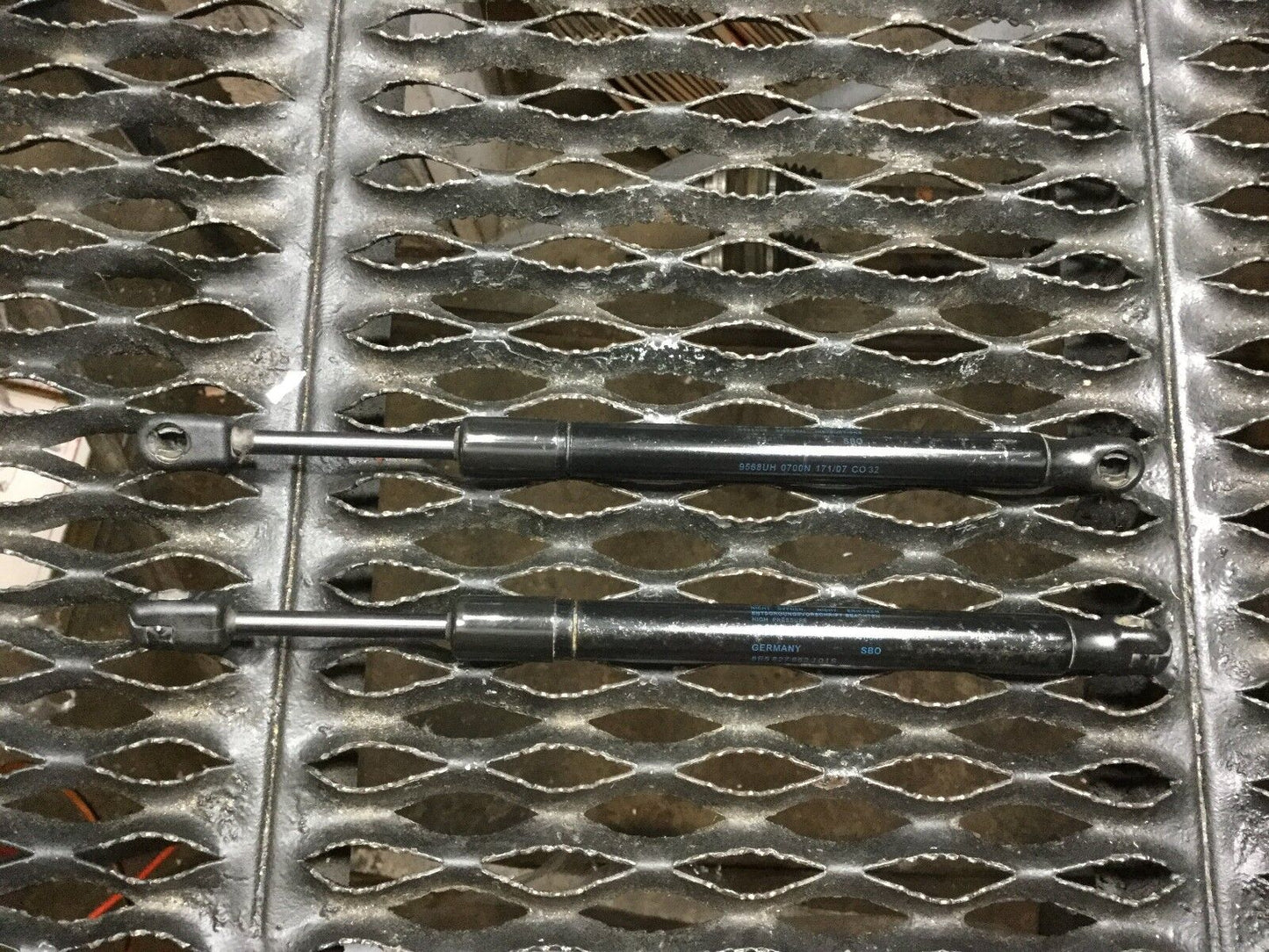 04 05 06 07 08 Audi A4 Sedan Rear Trunk Shock Strut Support Left Right 2pcs OEM