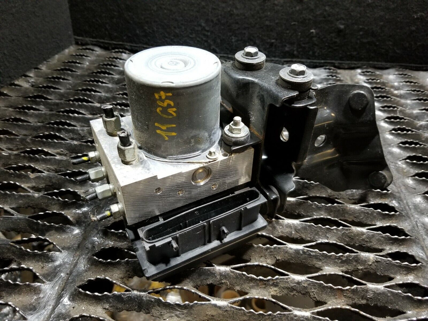 10 11 12 13 Infiniti G37 Coupe ABS Anti Lock Brake Pump OEM 99k