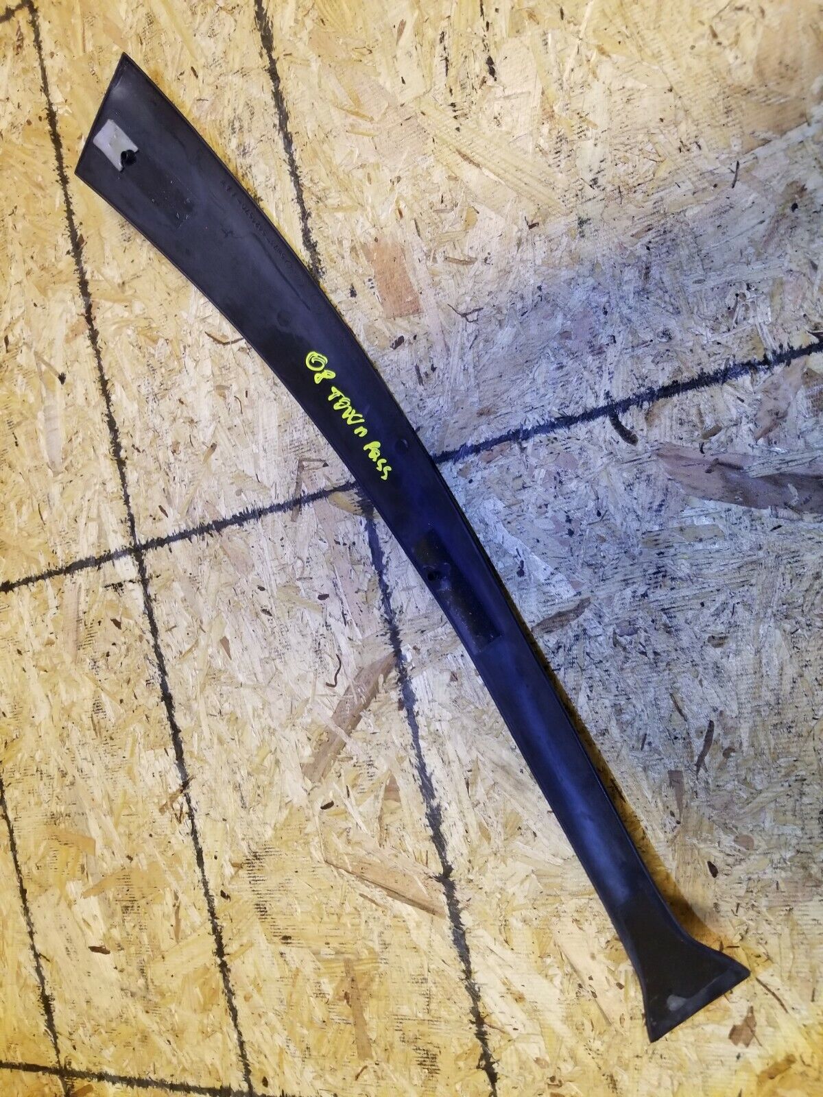 07 08 09 10 11 Lincoln Town Car Right Pass Side B Pillar Post Trim Molding OEM