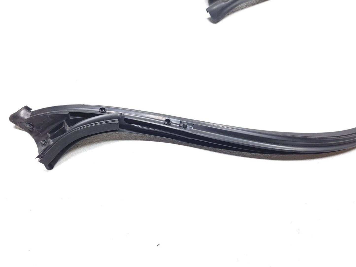 09 10 11 12 Volkswagen Cc Door Weatherstrip Seal Front Right Passenger Side OEM
