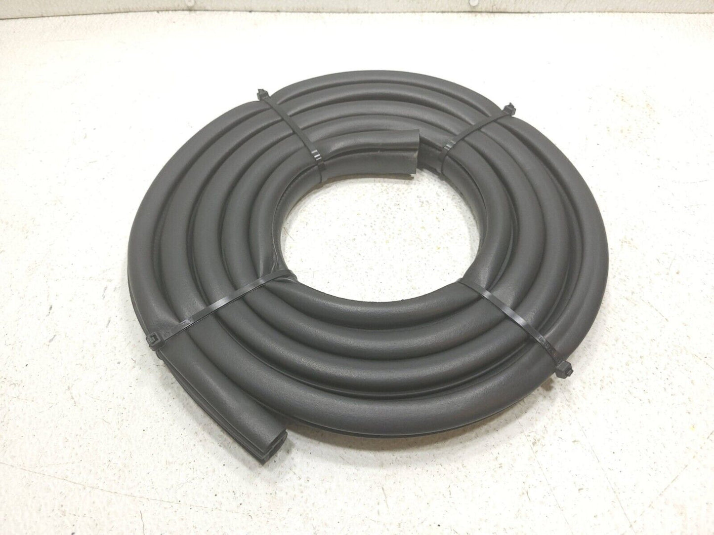 07 - 13 Suzuki Sx4 Hatchback Rear Door Weather Strip Seal Driver Side Left OEM