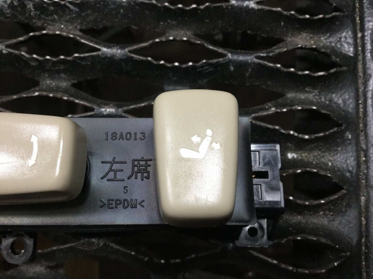 98 99 00 01 02 03 04 05 Lexus GS300 Front Left Driver Seat Switch Control OEM