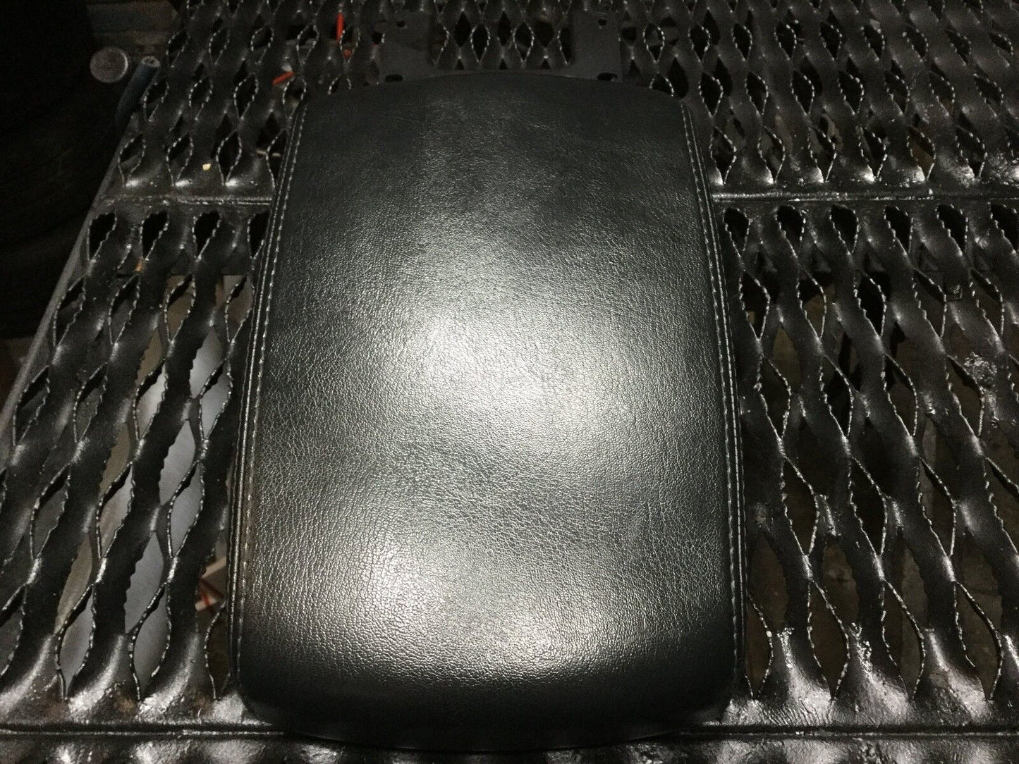 2006 2007 2008 Nissan Maxima Armrest Arm Rest Center Console OEM