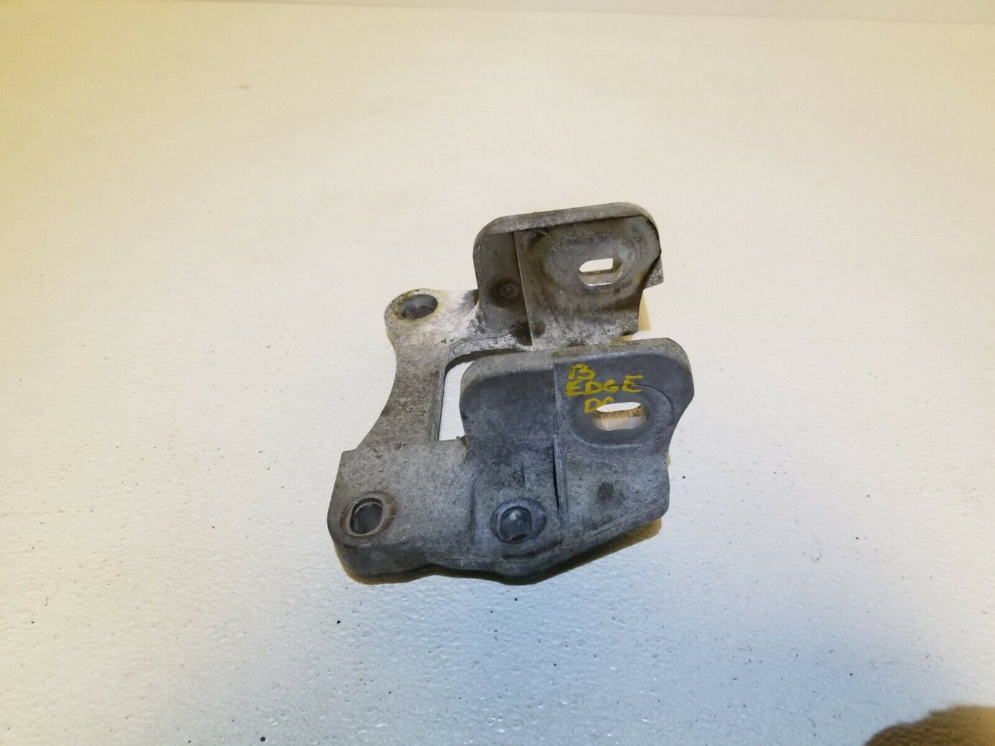 11 12 13 14 Ford Edge Engine Mount Bracket Driver Side OEM 43k Miles