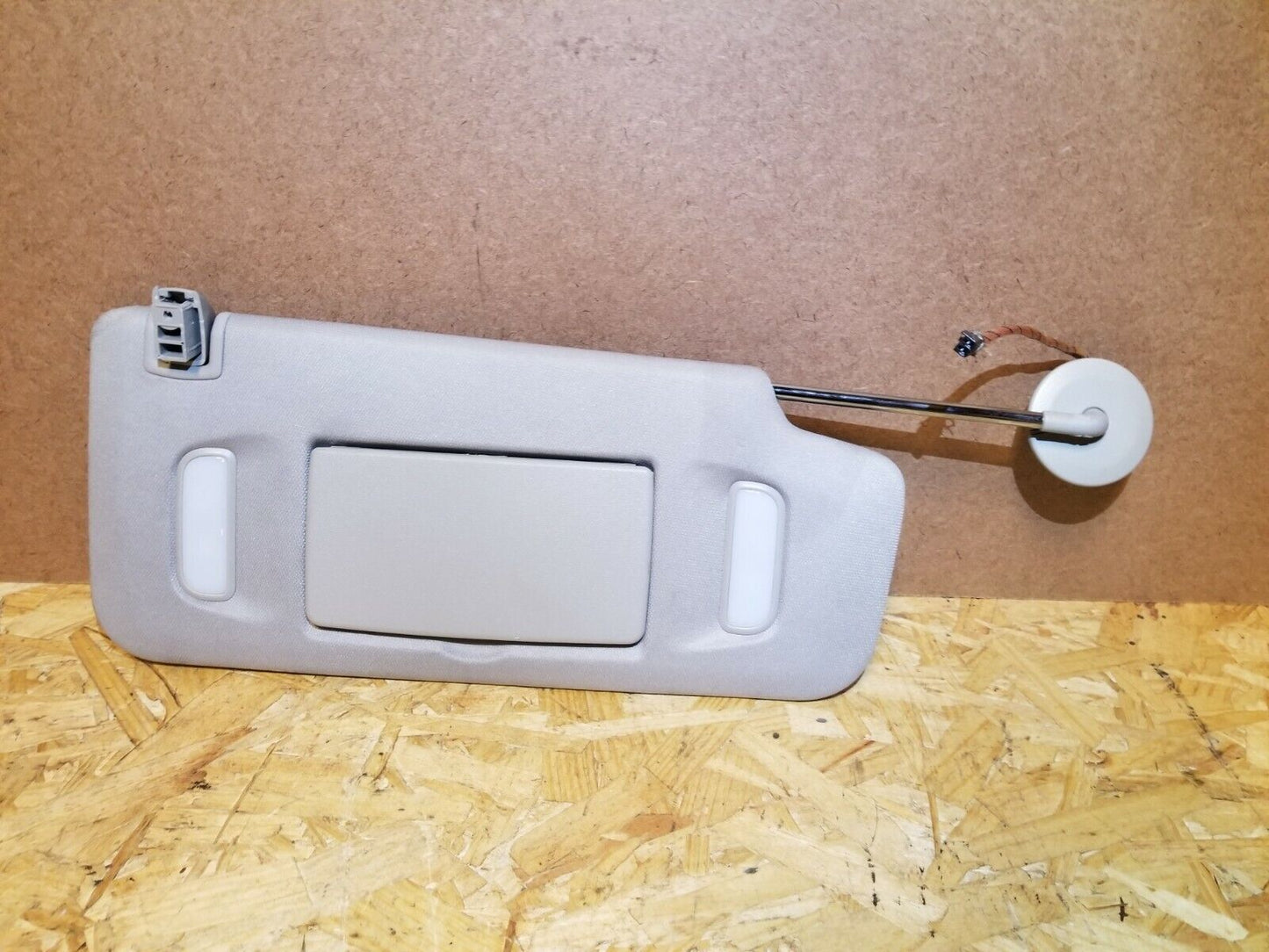 15 16 17 Chevrolet Equinox Sun Visor Passenger Side Right OEM 24k