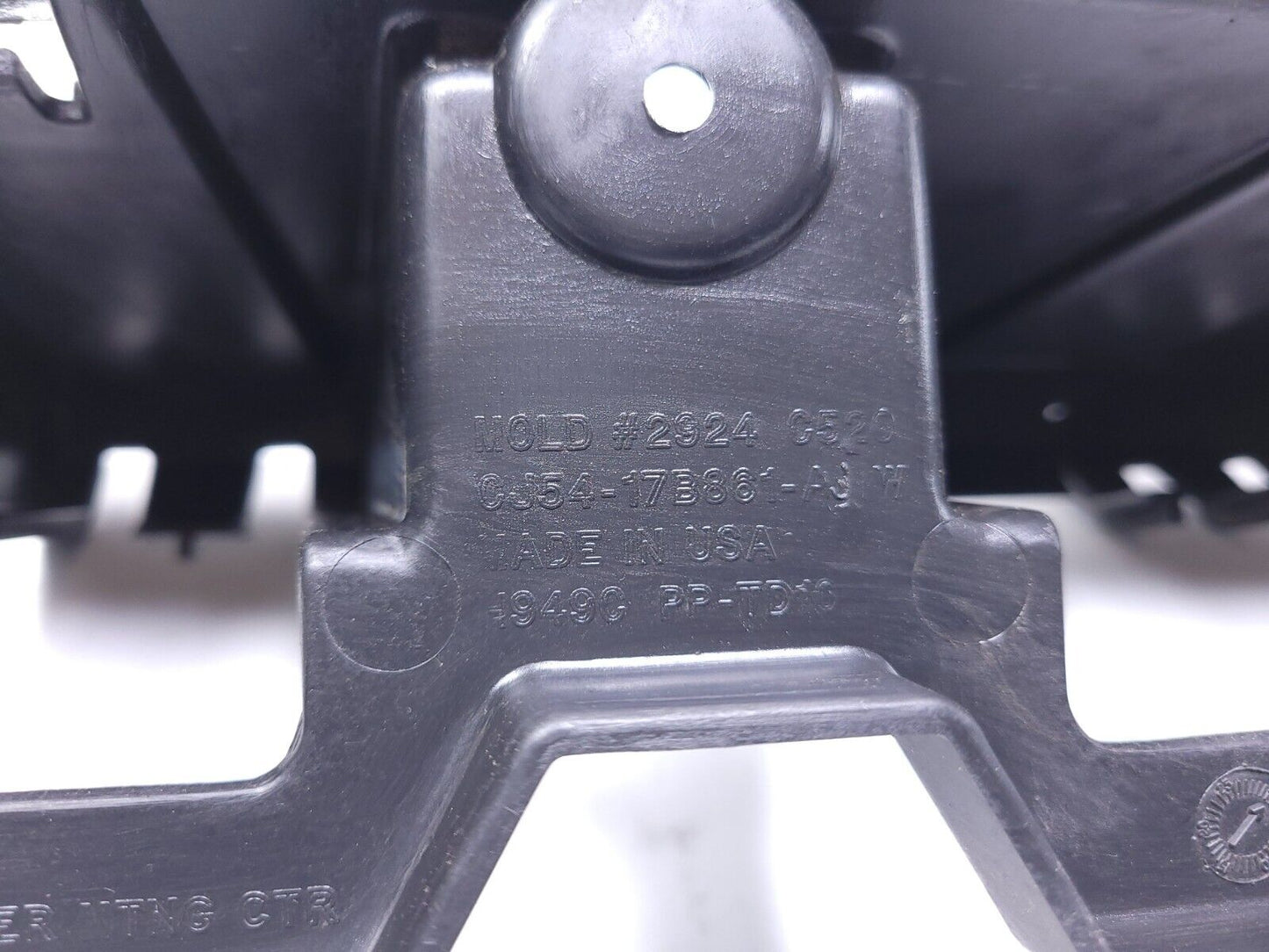 17 18 19 Ford Escape Rear Bumper Mount Bracket Support  5pcs OEM