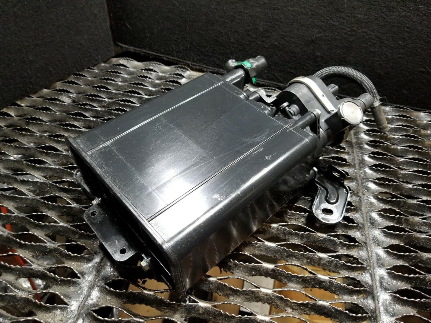 2004 2005 2006 Scion Xa Power Brake Booster W/ Master Cylinder OEM