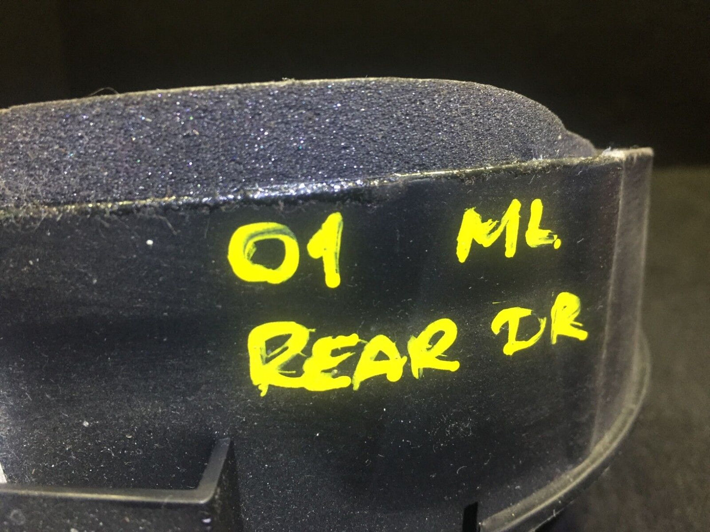 98 99 00 01 Mercedes W163 Rear Left Driver Side Door Speaker 1638200702 OEM D34