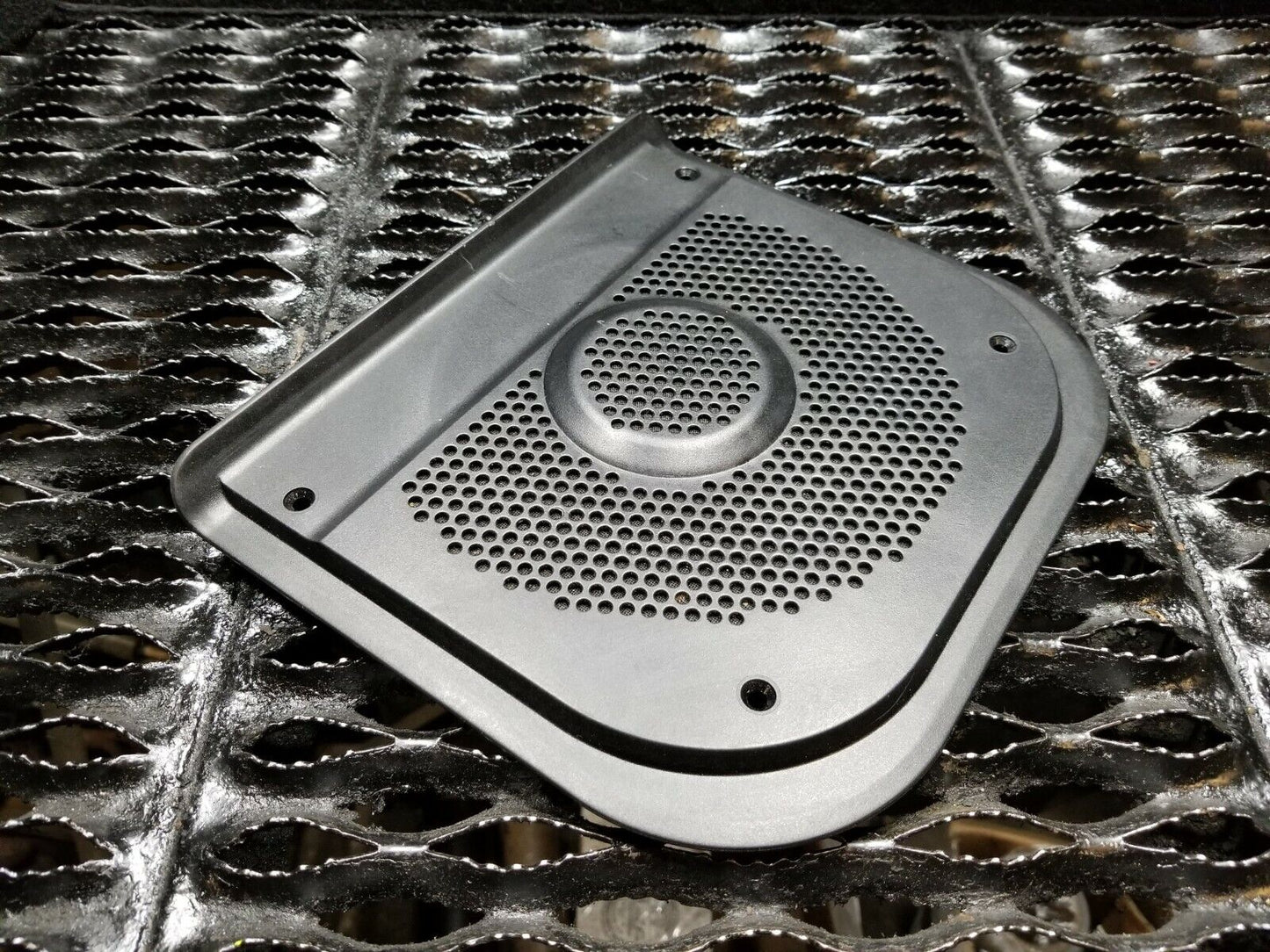 06 07 08 09 10 BMW 650i E63 Under Seat Speaker Cover Passenger Side Right OEM