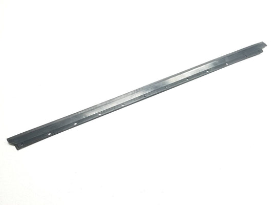 06 07 08 09 10 11 Mercedes Ml500 Door Lower Seal Molding Front Right Pass OEM