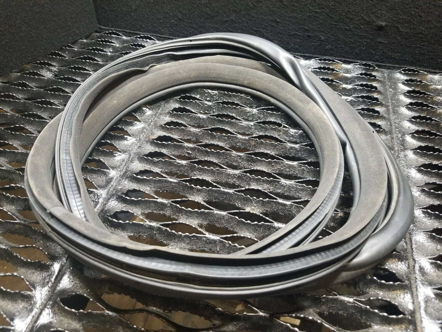 2009 2010 2011 2012 2013 Acura Tsx Rear Left Driver Door Weatherstrip Seal OEM