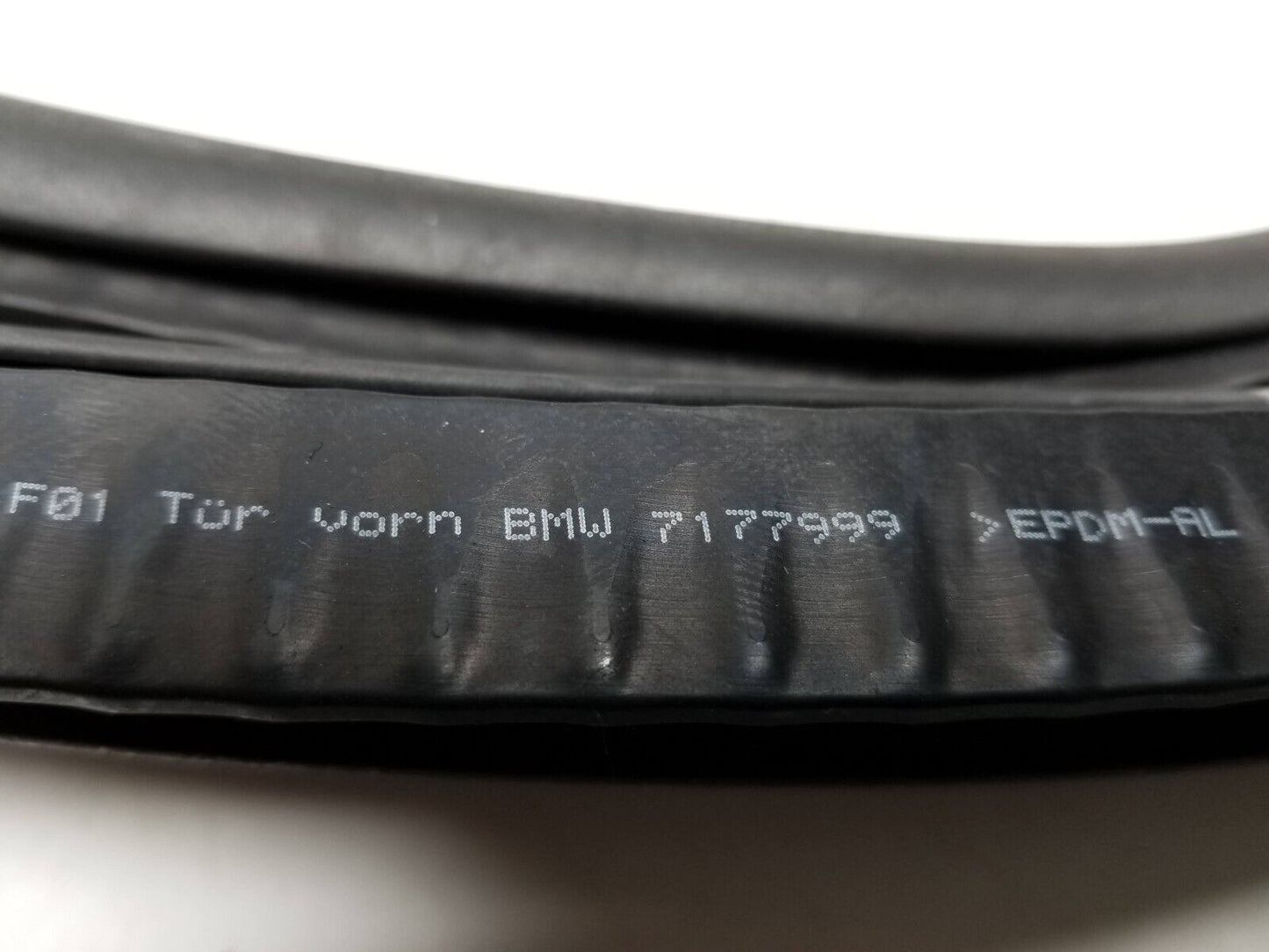 09 10 11 12 BMW 750li Front Right Pass Door Weatherstrip Seal OEM