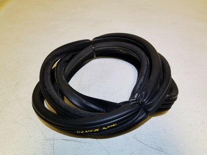 06 07 08 09 Range Rover Sport Rear Right Pass Side Door Weatherstrip Seal OEM