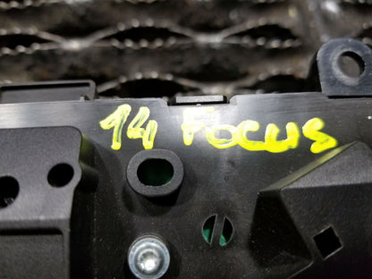 13 14 2013 2014 Ford Focus AM FM Cd Control Panel Dm5t18k811 OEM #113