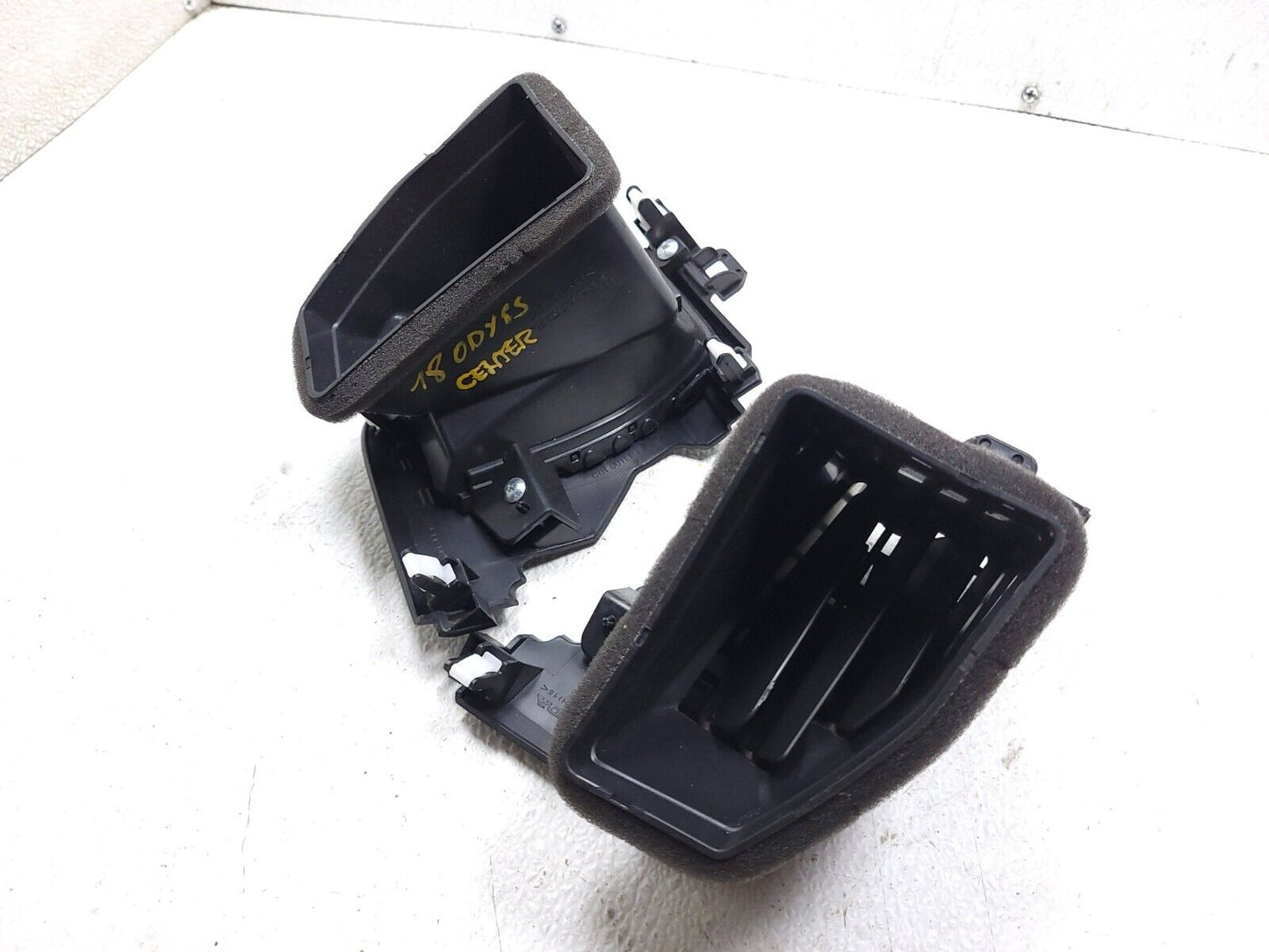 18 19 20 21 22 Honda Odyssey Dash Center AC Heater Air Vent Left & Right 2pc OEM