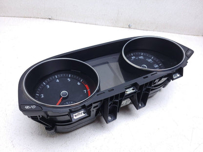 17-19 Volkswagen Passat Instrument Cluster Speedometer 561920971b OEM 74k