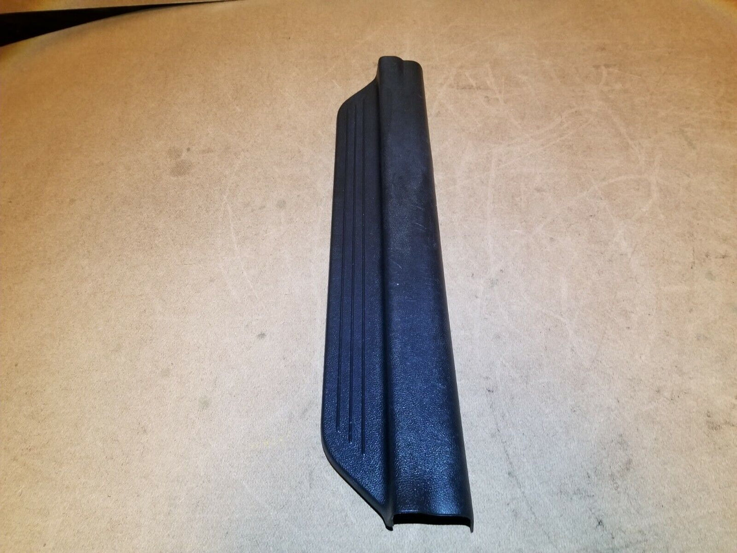 10 11 12 13 14 Hyundai Sonata Front Right Pass Door Scuff Plate Trim OEM 55k