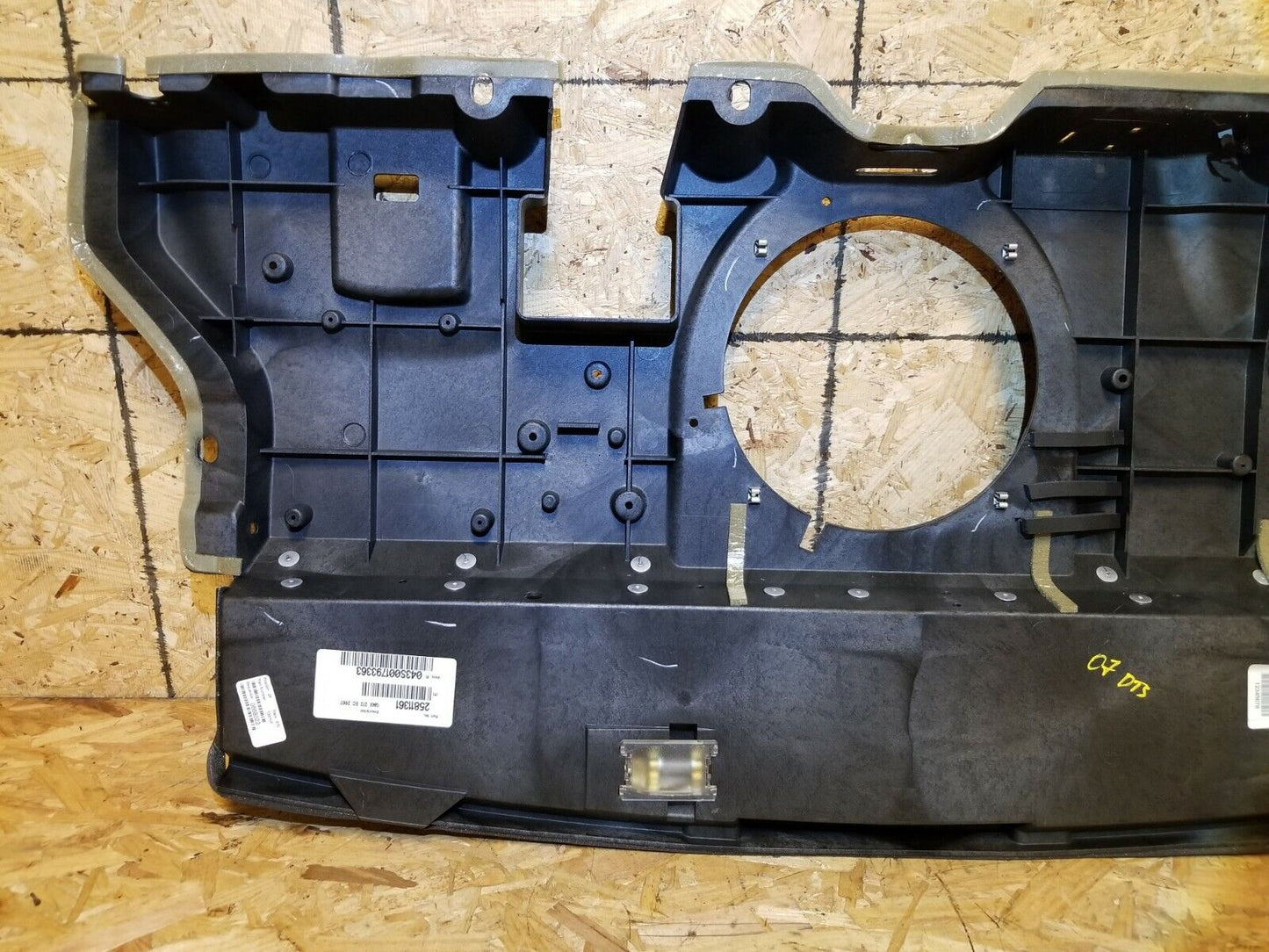 06 07 08 09 10 11 Cadillac DTS Rear Decklid Parcel Shelf Frame Bracket OEM