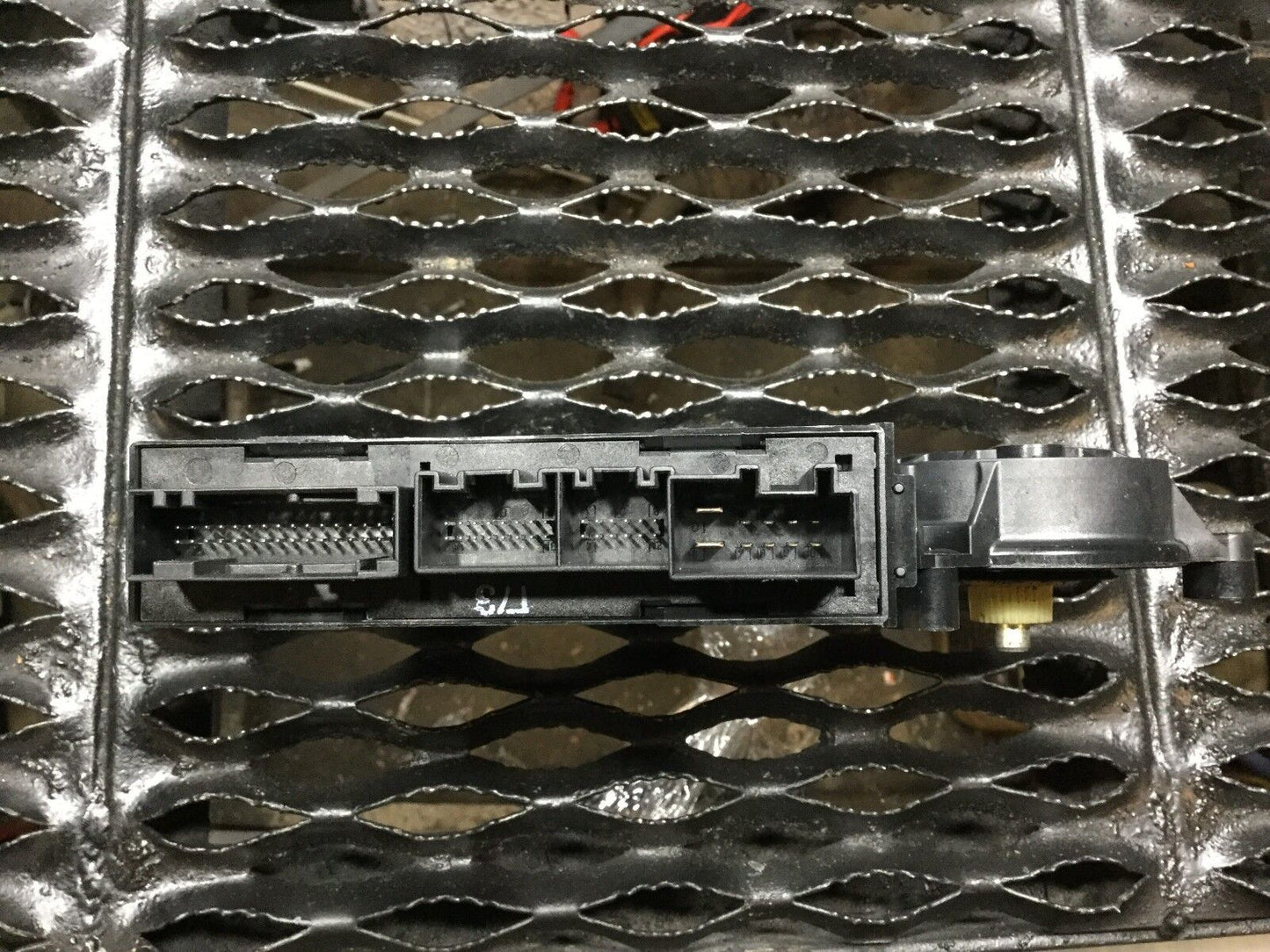 03 04 05 06 07 Audi A8 Front Right Passenger Door Window Motor OEM