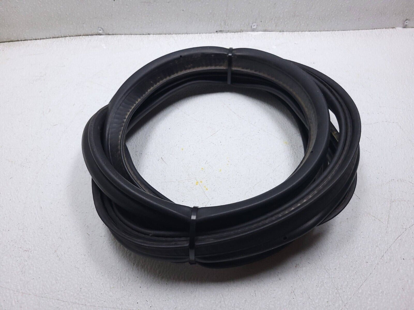 13 14 15 16 Audi A4 S4 Trunk Weatherstrip Seal OEM
