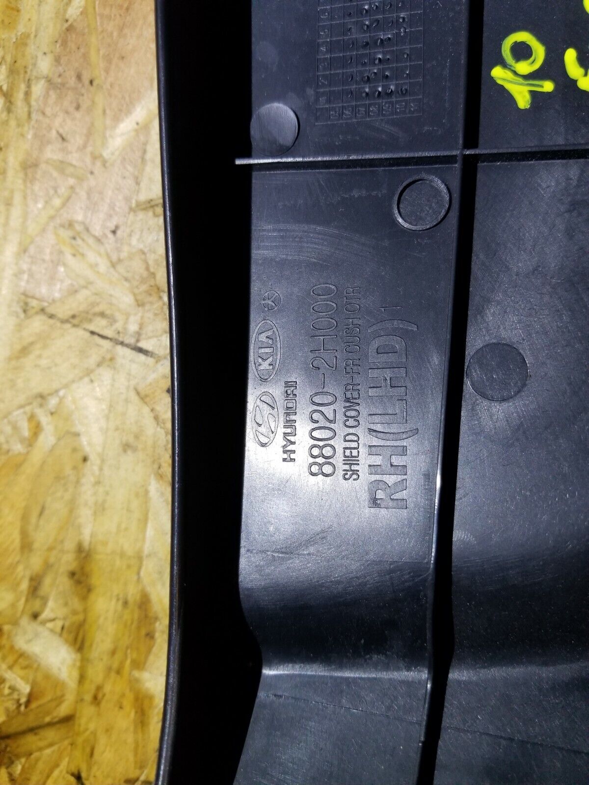2007 - 2010 Hyundai Elantra Front Seat Trim Cover Passenger Right 2pcs OEM