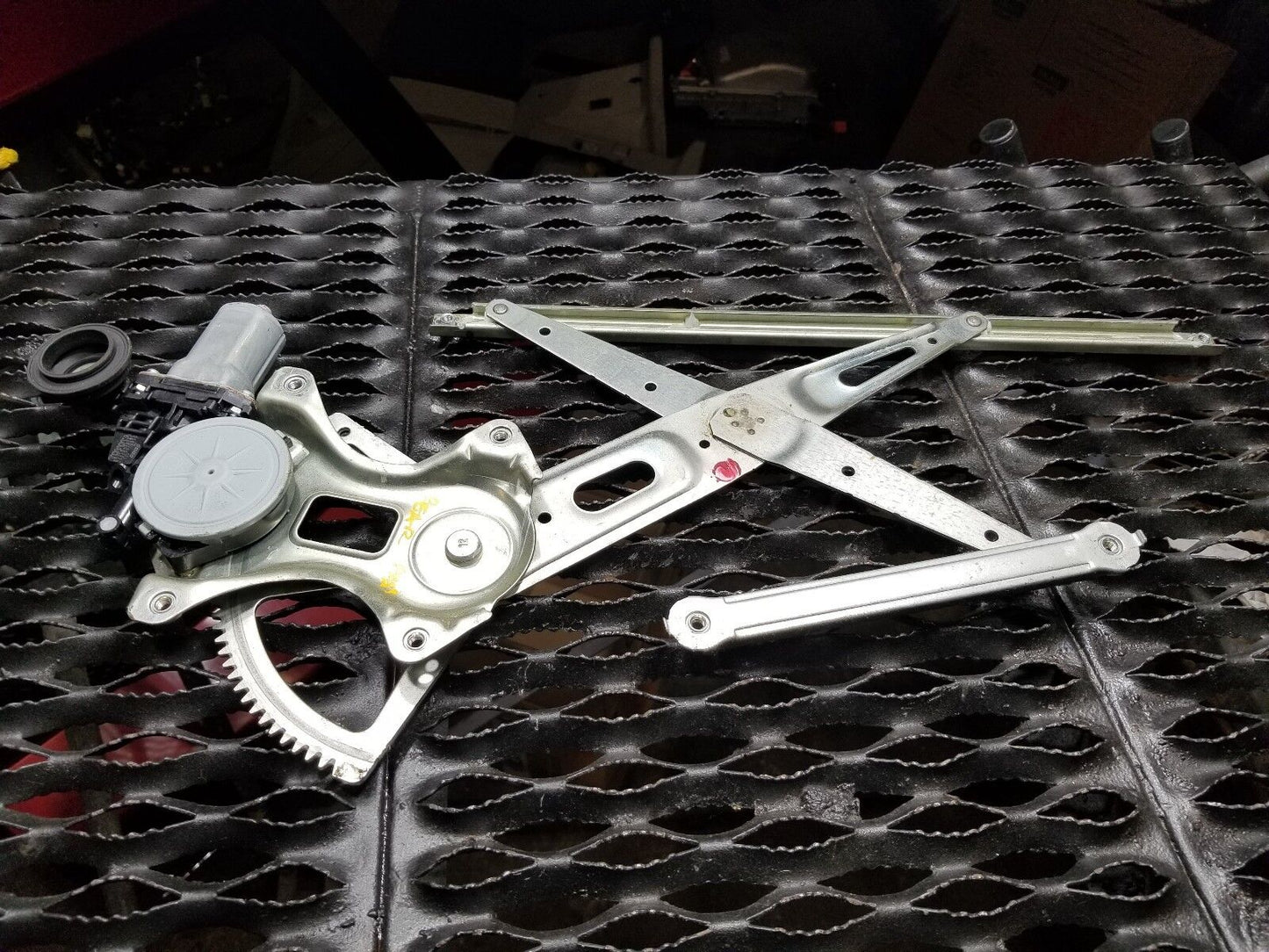 04 05 06 07 08 09 Prius Rear Right Passenger Side Window Regulator W/ Motor Oem.