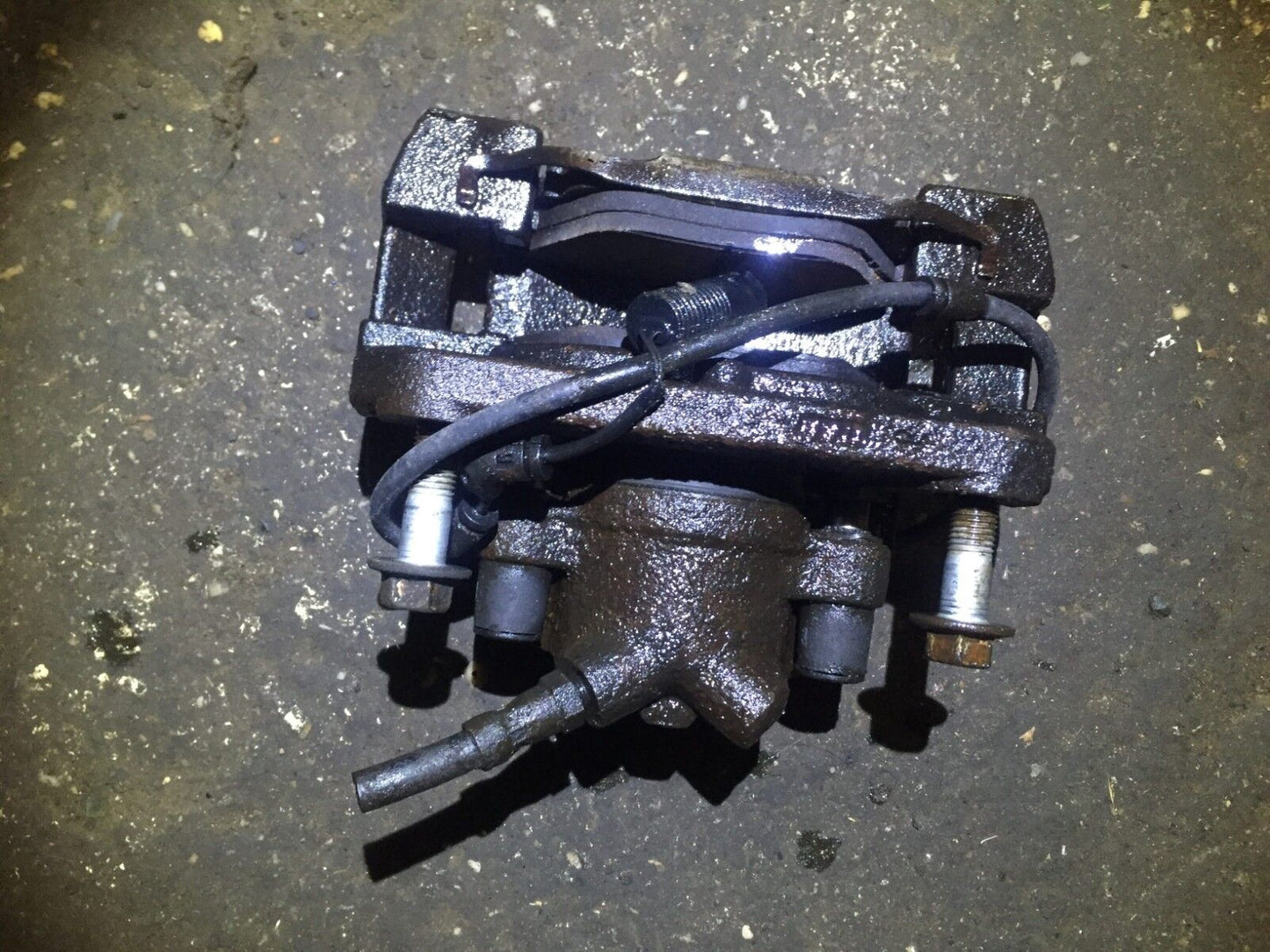 04 05 06 BMW X3 E83 3.0l Front Left Driver Side Brake Caliper OEM D33