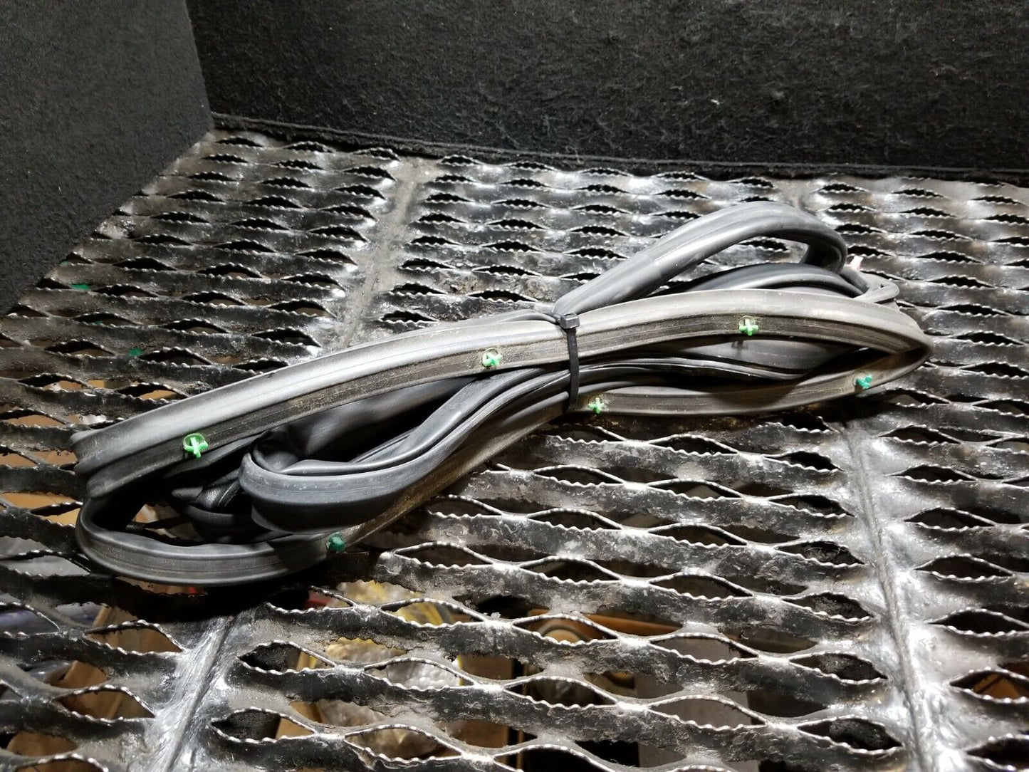 06 07 08 Acura Rl Rear Right Passenger Door Weatherstrip Seal OEM
