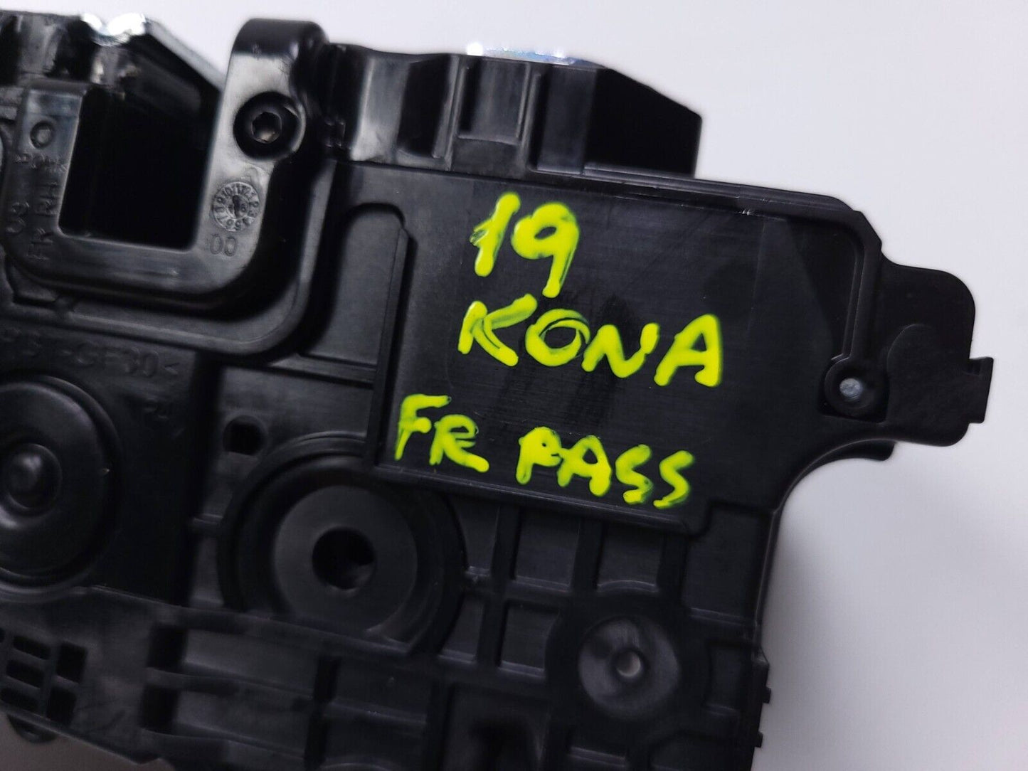 18-21 Hyundai Kona Front Door Lock Latch Actuator Right Pass Side OEM 29k Miles