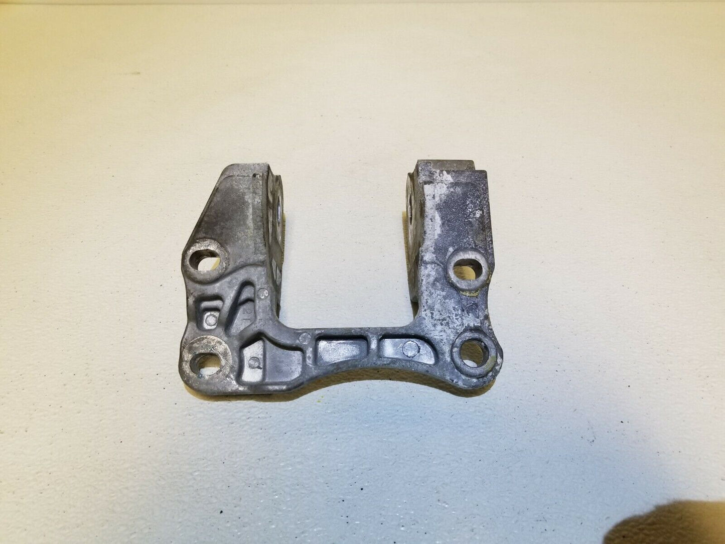 11 12 13 14 Ford Edge Engine Mount Bracket Driver Side OEM 43k Miles