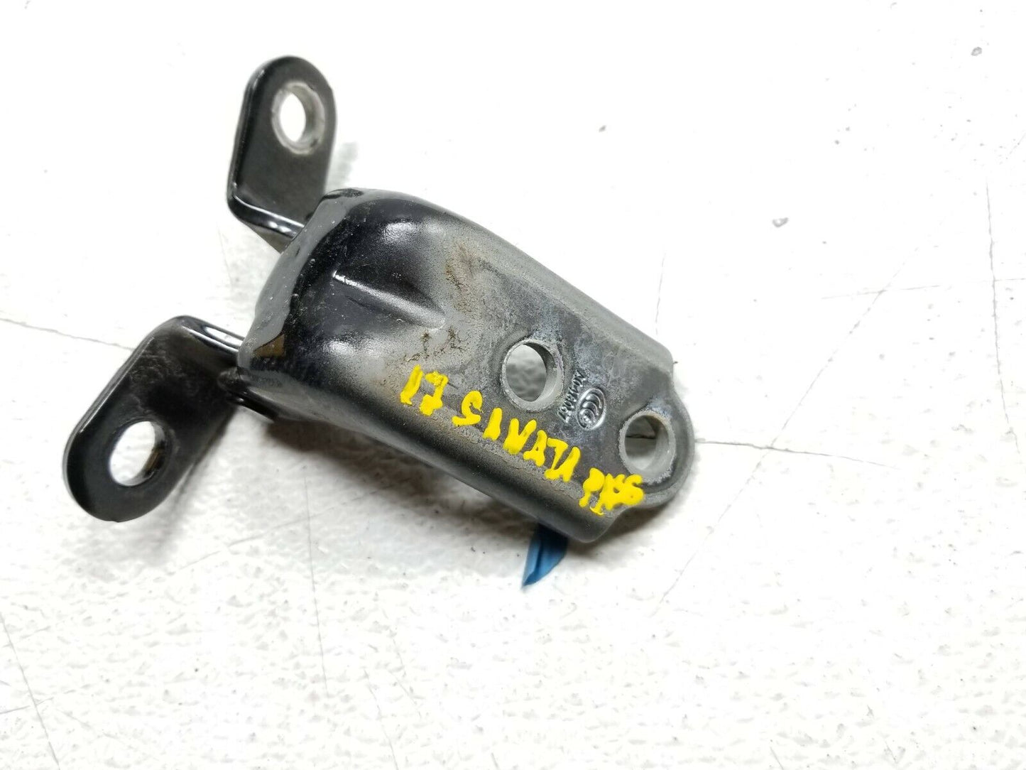 15 16 17 Hyundai Sonata Right Passenger Side Door Hinge OEM