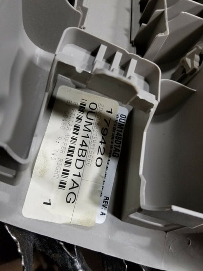 05 06 07 Dodge Magnum Right Passenger Side B Pillar Upper Trim Cover OEM