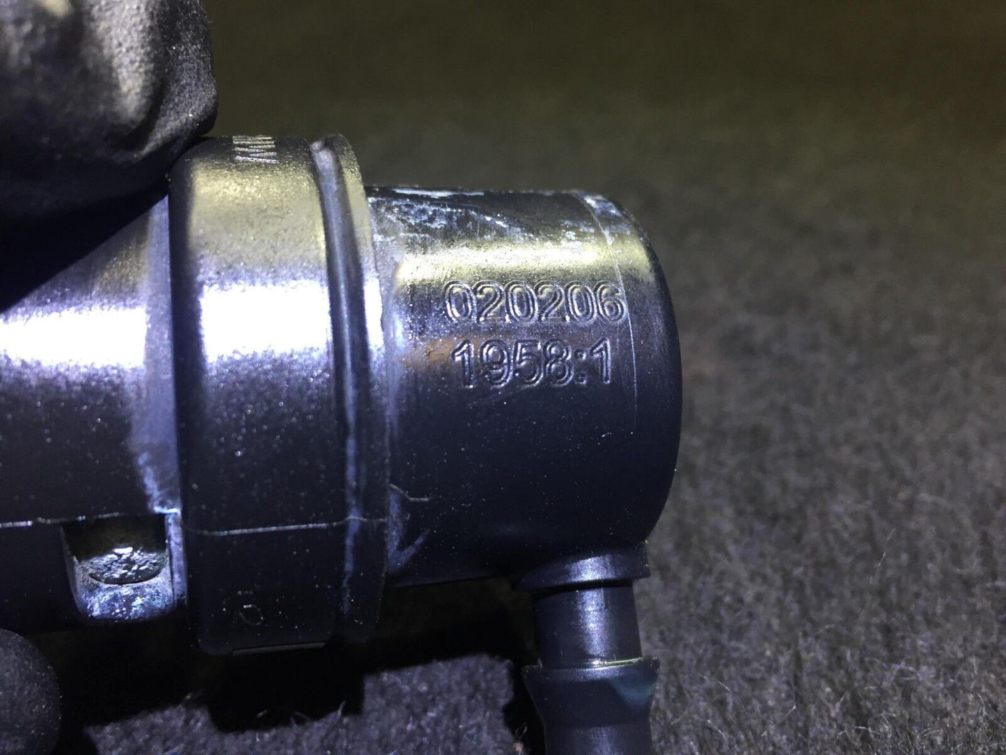 04 05 06 BMW X3 E83 Headlight Washer Nozzle Pump OEM D34