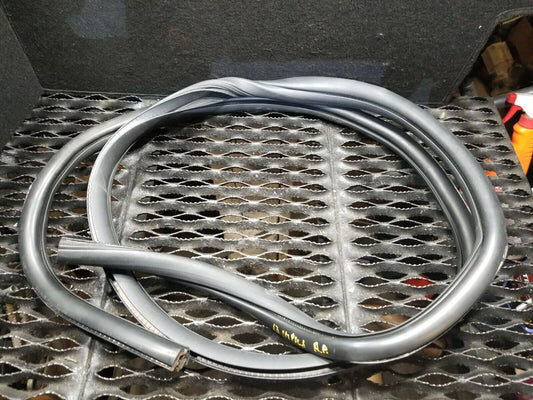 07 08 09 10 11 12 13 Chevy Impala Rear Door Weatherstrip Seal Passenger Side OEM
