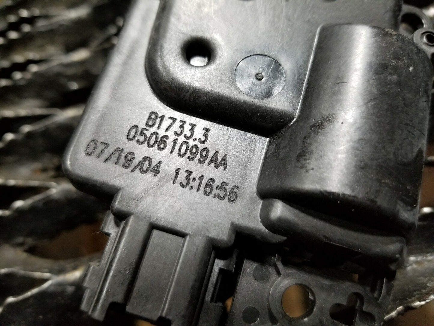 05 06 07 Dodge Magnum HVAC AC Heater Blend Door Actuator Motor OEM