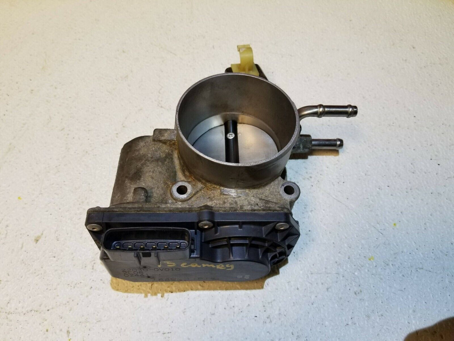 12 13 14 Toyota Camry 2.5l Throttle Body 22030-0v010 OEM 94k