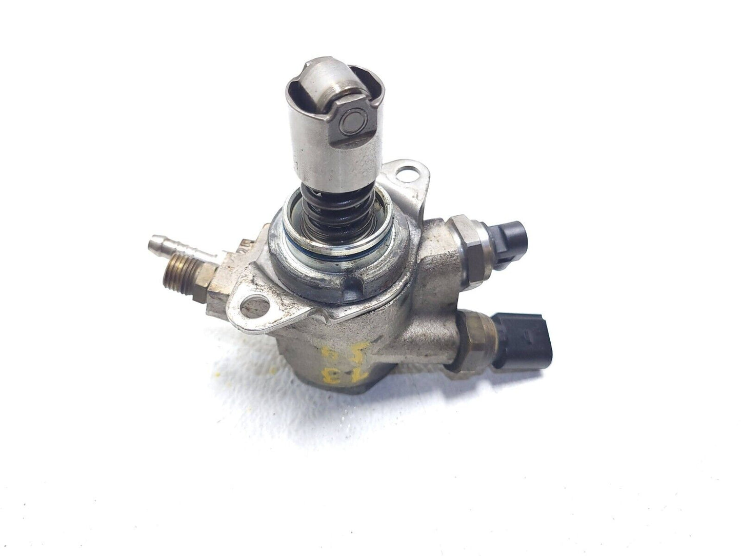 13 14 15 16 Audi A4 S4 High Pressure Fuel Pump OEM