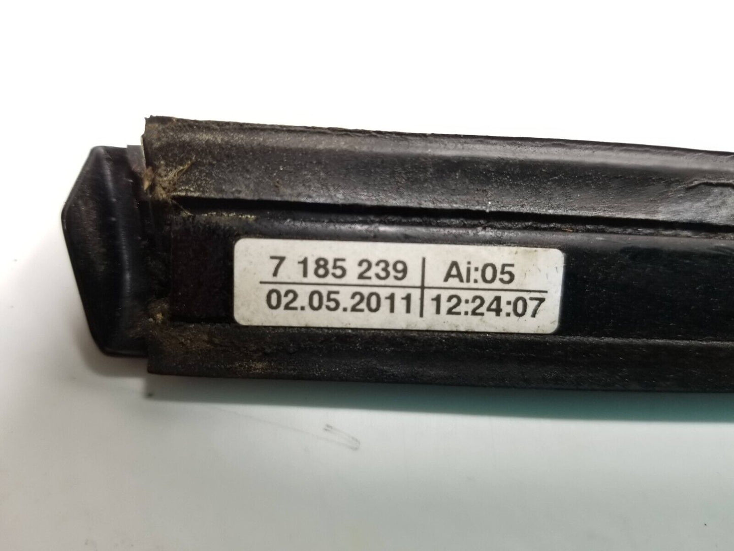 09 10 11 12 BMW 750li F02 Rear Left Driver Door Window Belt Seal Molding OEM