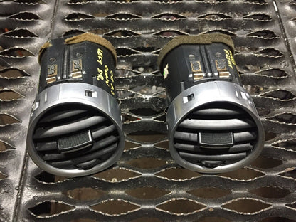 04 05 06 Audi A4 B6 Cabrio Dashboard Vent Left & Right OEM Pair