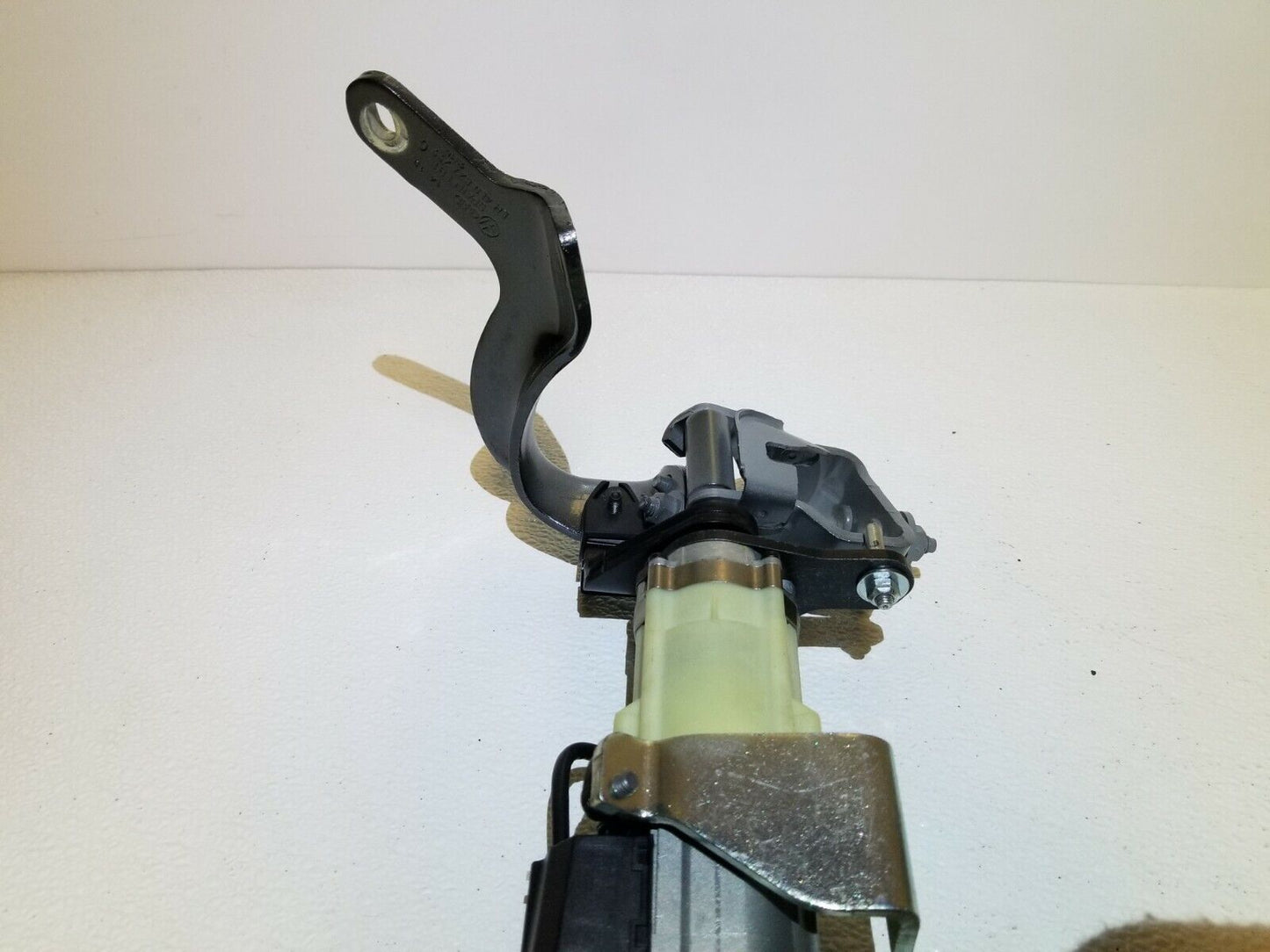 11 12 13 14 15  Audi Q7 Tailgate Hatch Lift Gate Power Motor Pair OEM 87k Miles