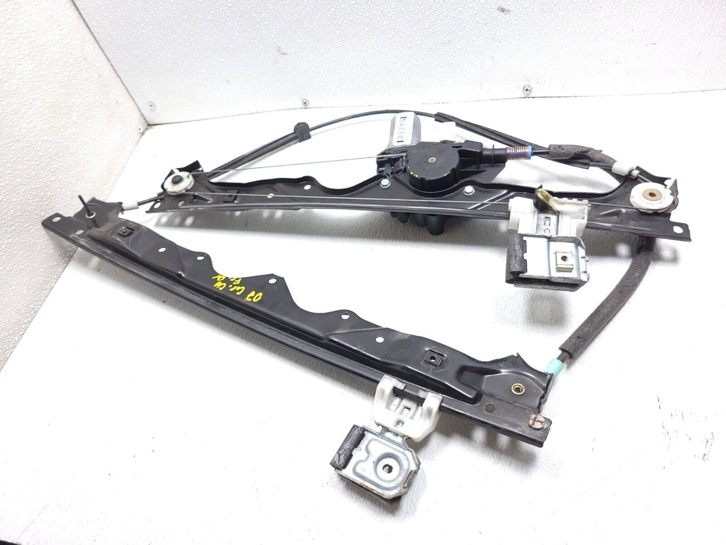 2006 - 2010 Jeep Grand Cherokee Front Window Regulator & Motor Driver Left OEM