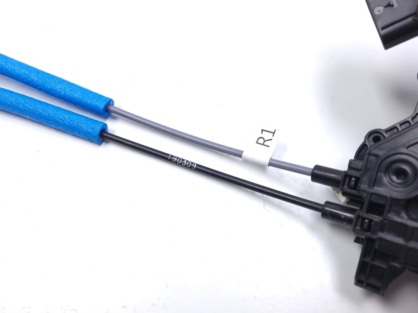 18-21 Hyundai Kona Front Door Lock Latch Actuator Right Pass Side OEM 29k Miles