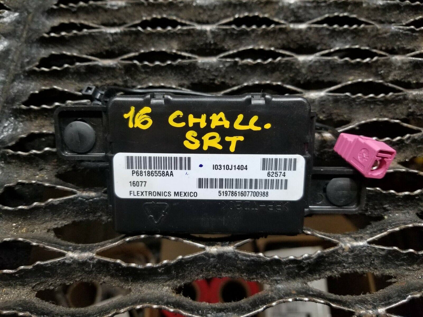 16 17 Dodge Challenger SRT Keyless Entry Antenna 68186558aa OEM 12k Miles