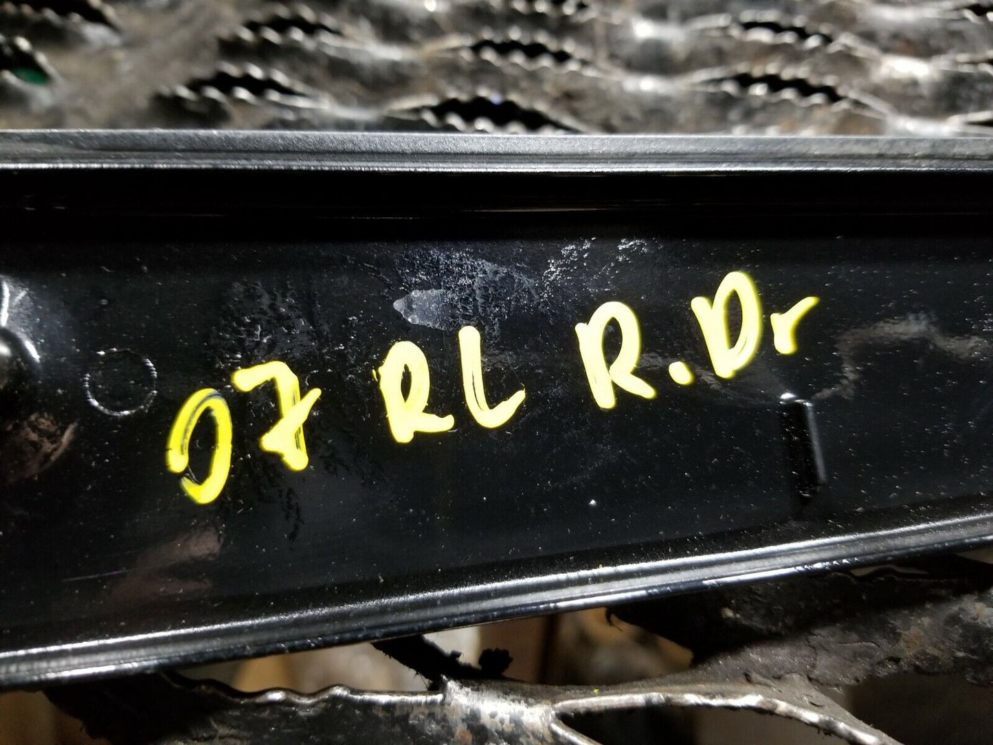06 07 08 Acura Rl Rear Left Driver Side Exterior B Pillar Trim Molding OEM