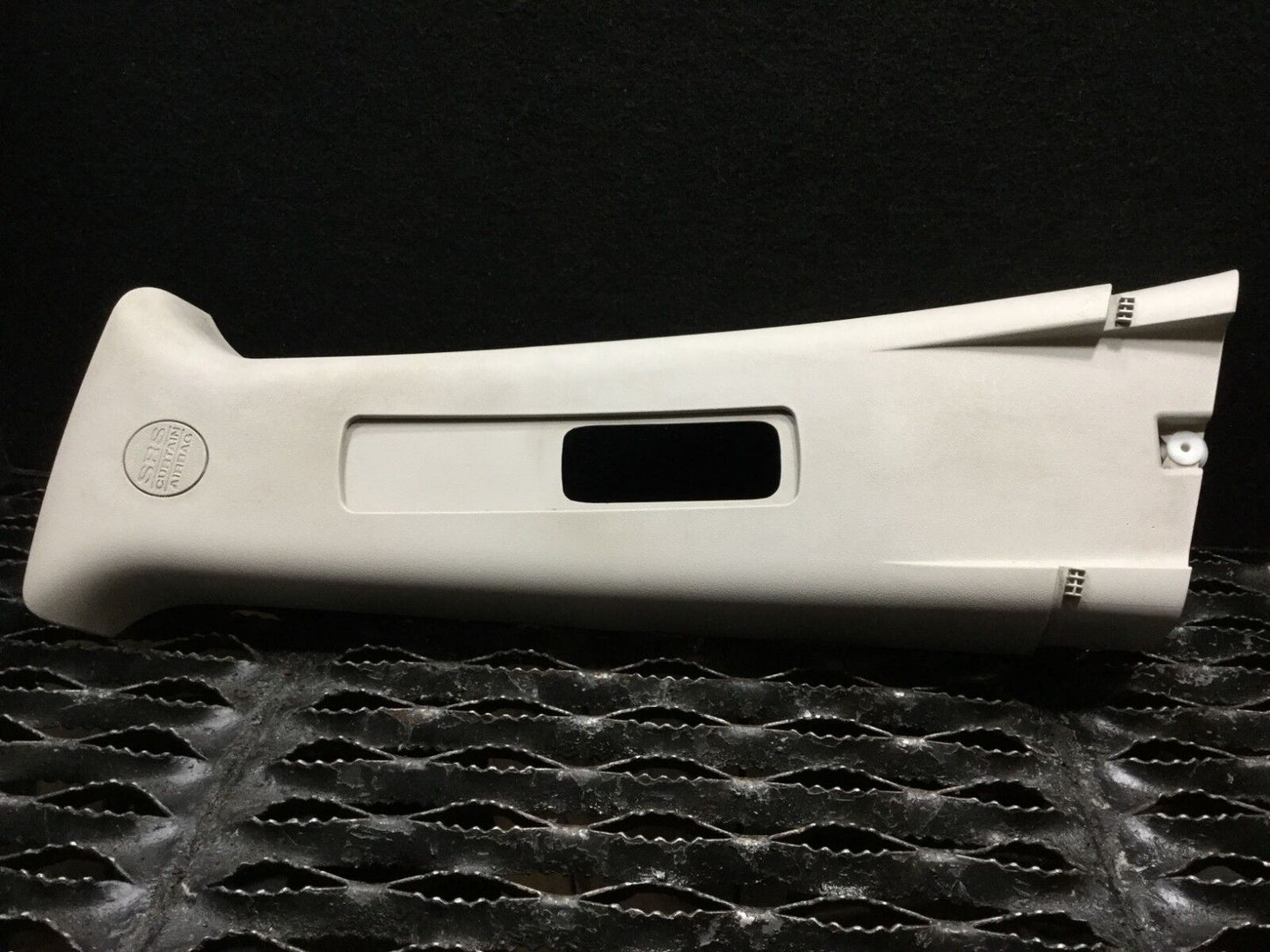 07 08 09 10 11 Nissan Sentra Left Driver Side Center Upper B Pillar Trim OEM D8