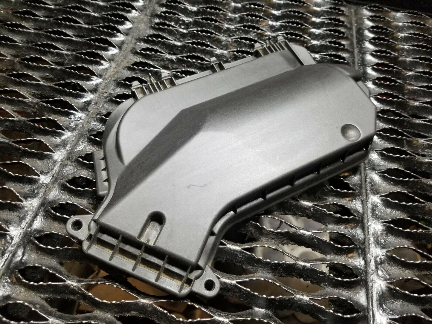 12 13 14 15 Audi A4 2.0l Engine Control Module Housing Upper Cover OEM