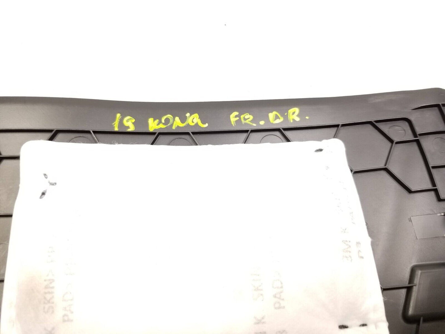 18-21 Hyundai Kona Floor Console Trim Panel Cover Left Driver Side OEM 29k Miles