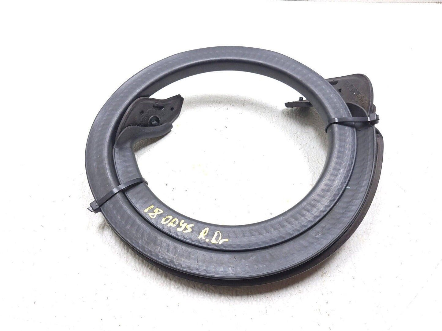 18 19 20 21 22 Honda Odyssey Weatherstrip Seal Rear Left Driver Side OEM